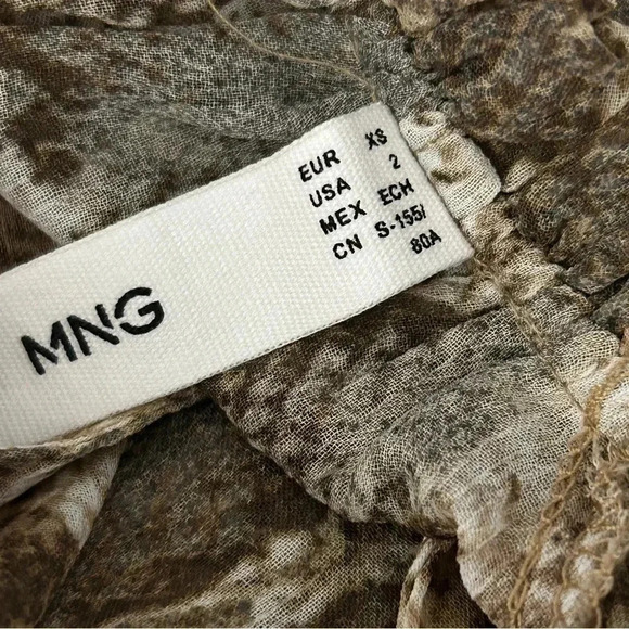 Mango Faux Amphibian Skin Flowy Blouse Size 2 - Picture 6 of 9
